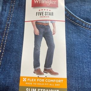 Wrangler men’s jeans 32 X 32 Slim Straight NWT